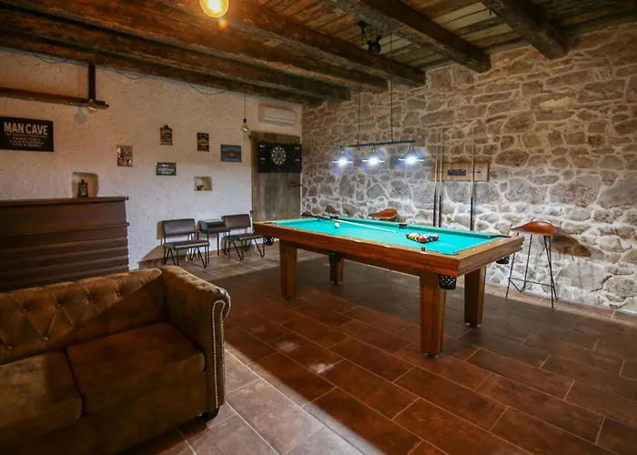 Cozy In Gornje Rastane With Sauna بيت للعطل *