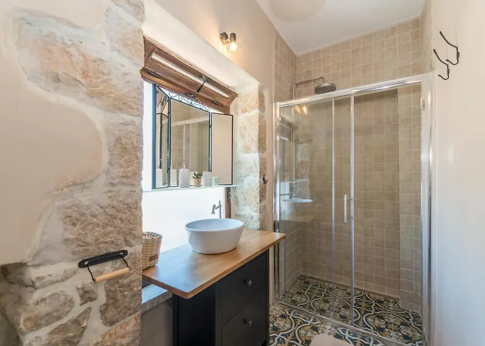 Cozy In Gornje Rastane With Sauna بيت للعطل *