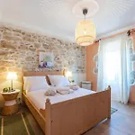 Amazing In Gornje Rastane With Sauna Vakantiehuis *