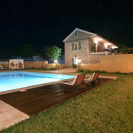 בית נופש Amazing In Gornje Rastane With Sauna *